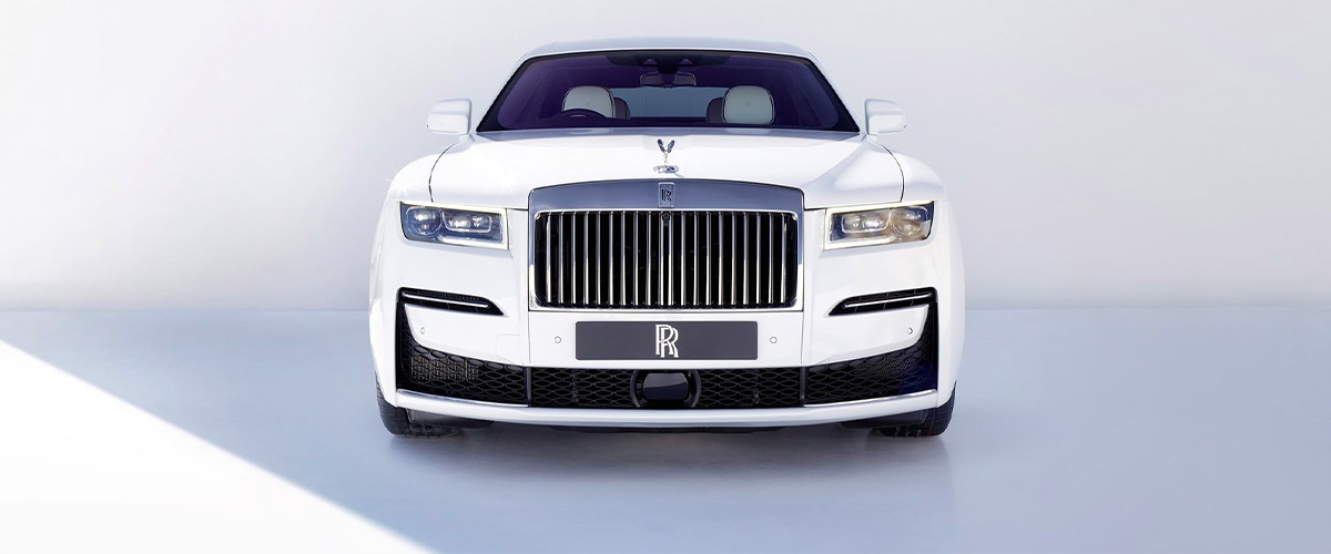 View Photos of the 2023 Rolls-Royce Phantom